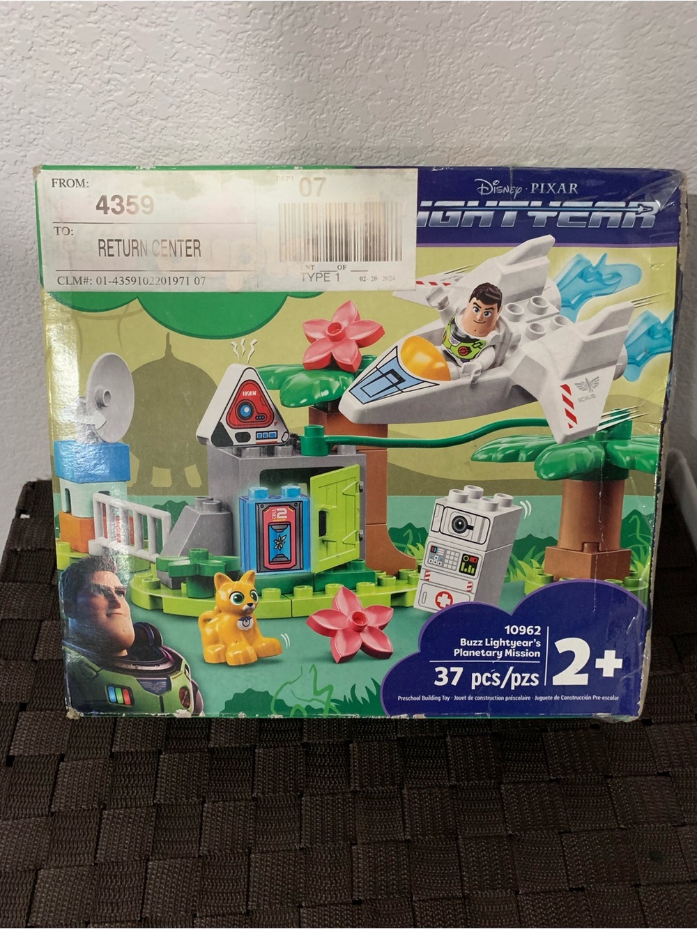LEGO DUPLO Disney and Pixar Buzz Lightyear’s Planetary Mission (Set 10962) - Picture 2 of 2